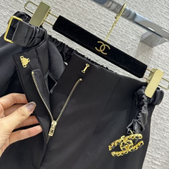 2023FW High Waist Pants CHANEL Popular item in both magazines and the city 2023FW High Waist Pants CHANEL Popular item in both magazines and the city