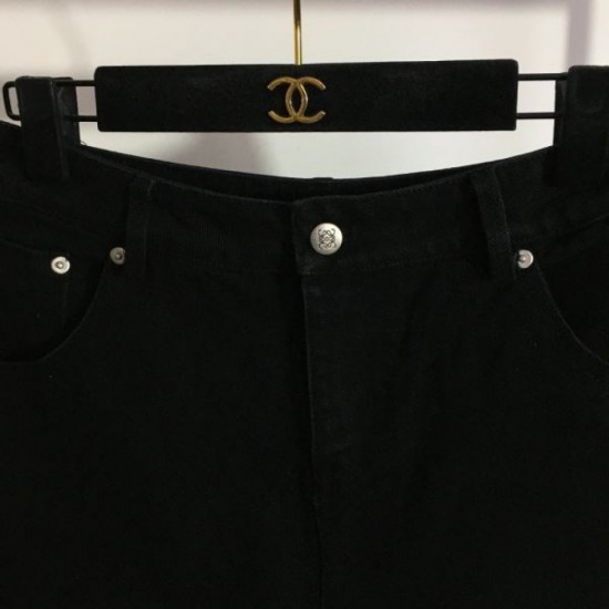 2023FW Shorts LOEWE This fall's essential item 2023FW Shorts LOEWE This fall's essential item