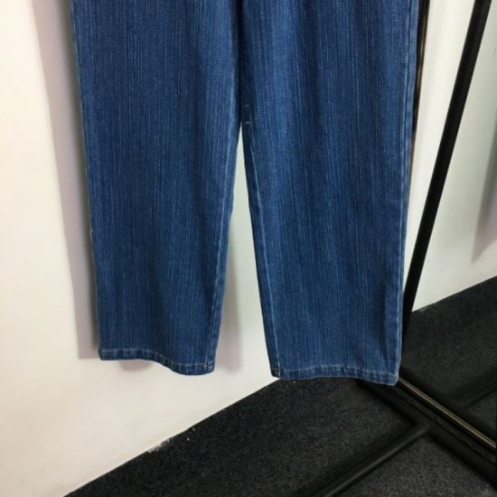 2023FW Jeans LOEWE Active during the change of seasons 2023FW Jeans LOEWE Active during the change of seasons