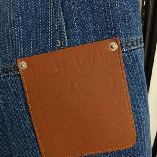 2023FW Jeans LOEWE Active during the change of seasons 2023FW Jeans LOEWE Active during the change of seasons