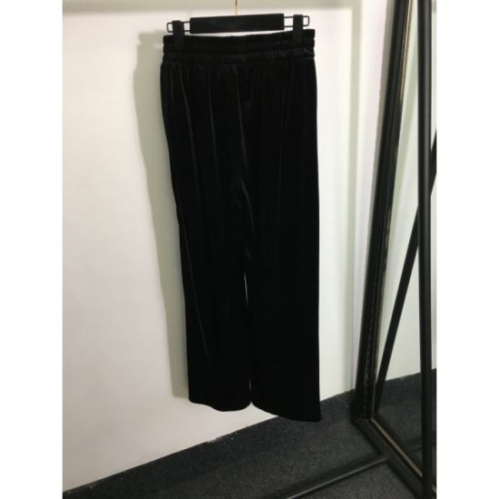 2023FW wide pants MIU MIU extremely rare difficult to obtain 2023FW wide pants MIU MIU extremely rare difficult to obtain