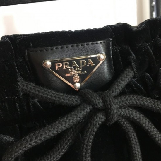 PRADA Prada 2023SS shorts that celebrities and celebrities love PRADA Prada 2023SS shorts that celebrities and celebrities love
