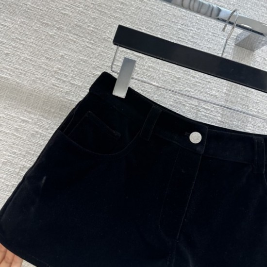 PRADA Prada 2023FW shorts New this season! Adults are also OK! PRADA Prada 2023FW shorts New this season! Adults are also OK!