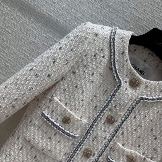 2023FW Coat CHANEL This is the one for this fall 2023FW Coat CHANEL This is the one for this fall