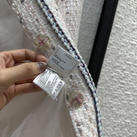 2023FW Coat CHANEL This is the one for this fall 2023FW Coat CHANEL This is the one for this fall