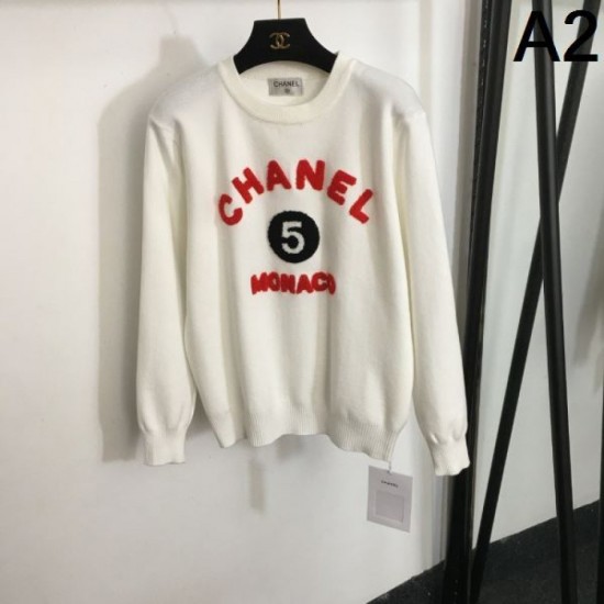 2023FW Pullover Knit CHANEL Charm-filled style 2023FW Pullover Knit CHANEL Charm-filled style