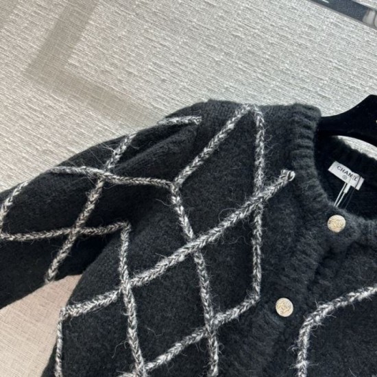 2023FW Knit Cardigan CHANEL Tops to watch this fall/winter 2023FW Knit Cardigan CHANEL Tops to watch this fall/winter