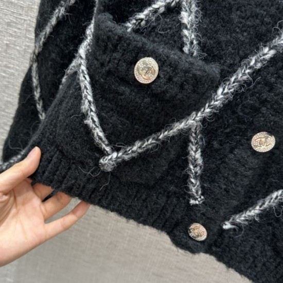 2023FW Knit Cardigan CHANEL Tops to watch this fall/winter 2023FW Knit Cardigan CHANEL Tops to watch this fall/winter