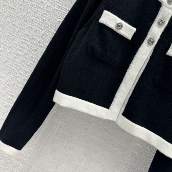 2023FW CHANEL CHANEL Cardigan that shines with sophisticated charm 2023FW CHANEL CHANEL Cardigan that shines with sophisticated charm