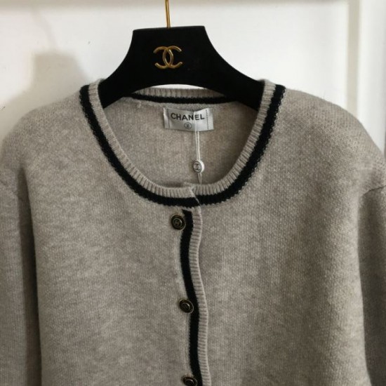 2023FW CHANEL CHANEL Cardigan knit that can be used for any occasion 2023FW CHANEL CHANEL Cardigan knit that can be used for any occasion