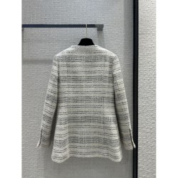 CHANEL 2023FW coat for a modern style