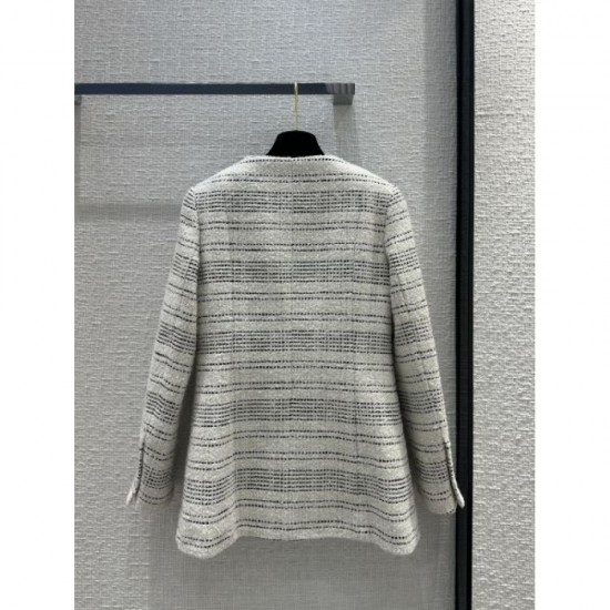 CHANEL 2023FW coat for a modern style CHANEL 2023FW coat for a modern style