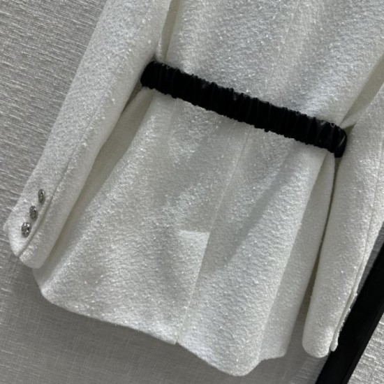 CHANEL 2023FW coat, popular among fashionable people CHANEL 2023FW coat, popular among fashionable people