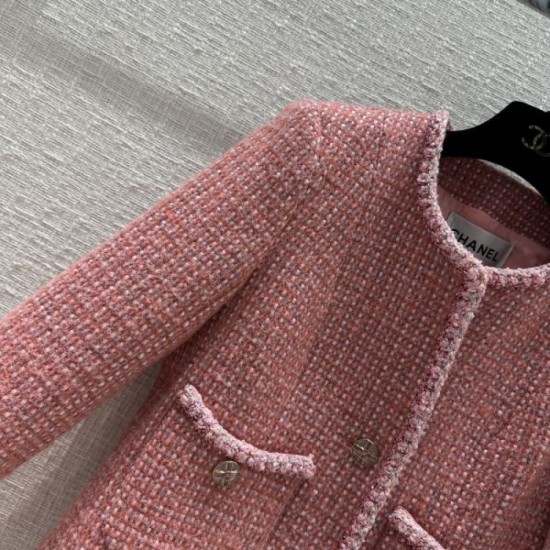 CHANEL A statement item 2023FW coat CHANEL A statement item 2023FW coat
