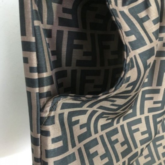 2023FW 2-piece setup FENDI Clean silhouette 2023FW 2-piece setup FENDI Clean silhouette