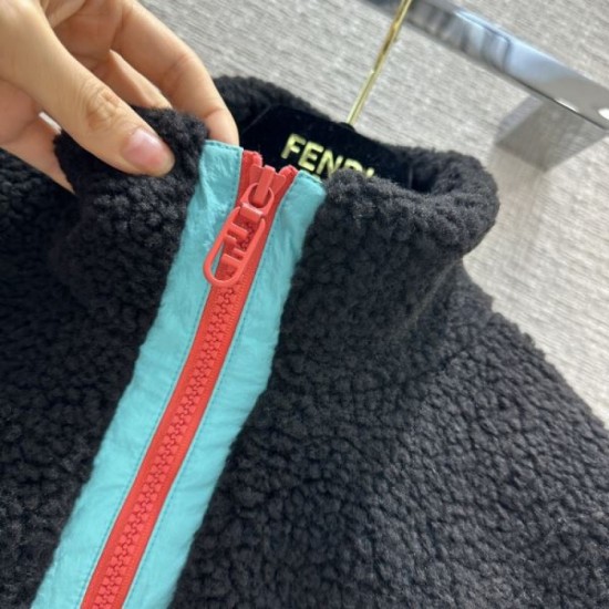 2023FW coat FENDI Completed mature style 2023FW coat FENDI Completed mature style