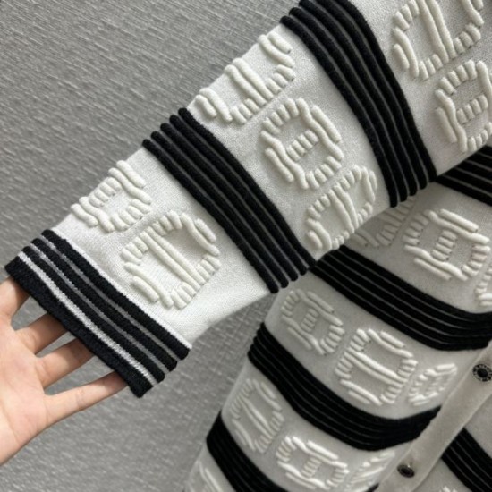 2023FW Cashmere Cardigan HERMES Get it at a new sale price 2023FW Cashmere Cardigan HERMES Get it at a new sale price