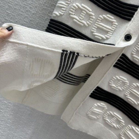 2023FW Cashmere Cardigan HERMES Get it at a new sale price 2023FW Cashmere Cardigan HERMES Get it at a new sale price