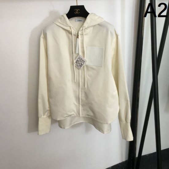 LOEWE 2023FW coat that is now very popular among celebrities LOEWE 2023FW coat that is now very popular among celebrities
