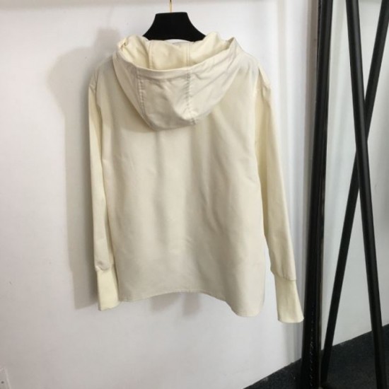 LOEWE 2023FW coat that is now very popular among celebrities LOEWE 2023FW coat that is now very popular among celebrities