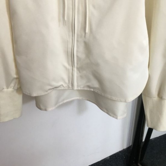 LOEWE 2023FW coat that is now very popular among celebrities LOEWE 2023FW coat that is now very popular among celebrities