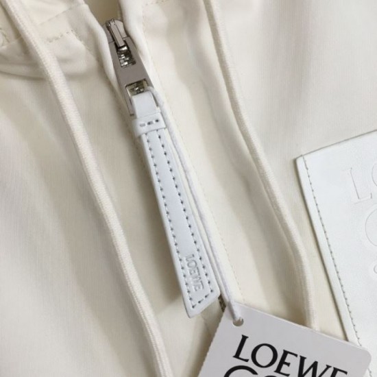 LOEWE 2023FW coat that is now very popular among celebrities LOEWE 2023FW coat that is now very popular among celebrities