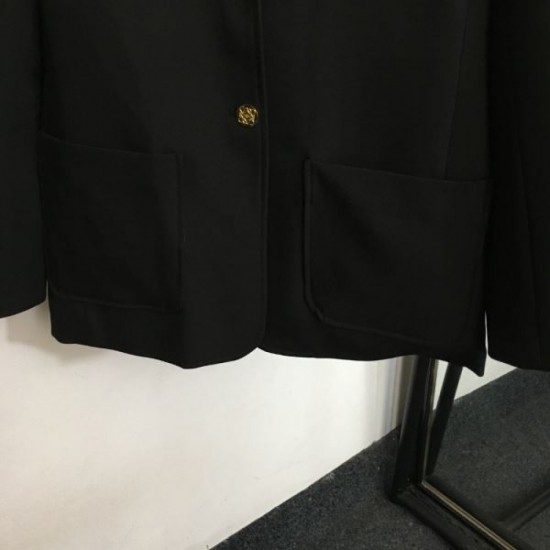 LOEWE Celebrities get this season 2023FW coat LOEWE Celebrities get this season 2023FW coat