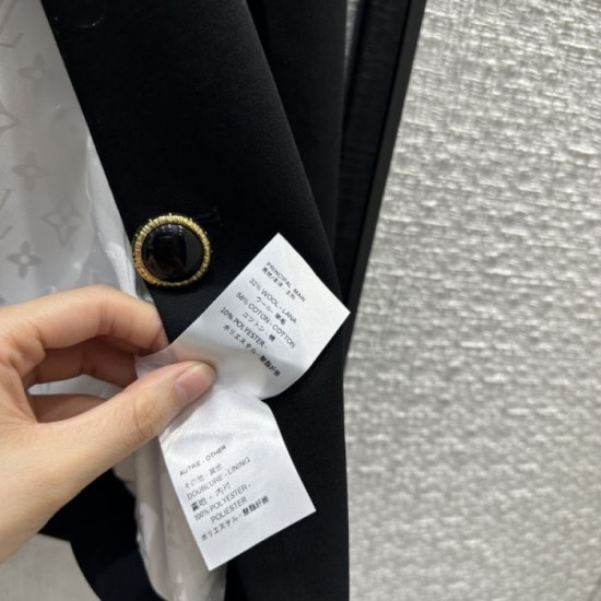 LOUIS VUITTON Louis Vuitton Explosive popularity in winter 2023FW coat LOUIS VUITTON Louis Vuitton Explosive popularity in winter 2023FW coat