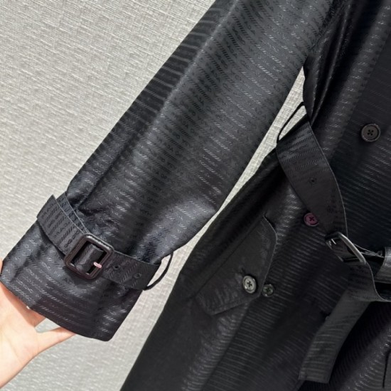 Model 2023SS trench coat of the extreme popularity in PRADA Prada Japan Model 2023SS trench coat of the extreme popularity in PRADA Prada Japan