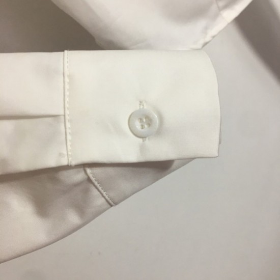 PRADA Prada 2023SS long-sleeved shirt is sure to be a big success this year PRADA Prada 2023SS long-sleeved shirt is sure to be a big success this year