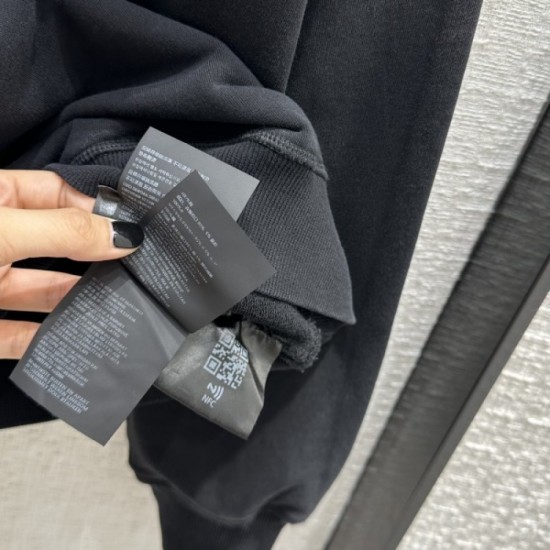 PRADA Prada 2023FW pullover new work suddenly price cut! PRADA Prada 2023FW pullover new work suddenly price cut!