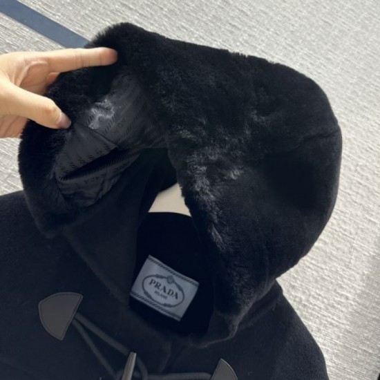 2023FW Cashmere coat PRADA Prada continues to attract attention in fall and winter 2023FW Cashmere coat PRADA Prada continues to attract attention in fall and winter