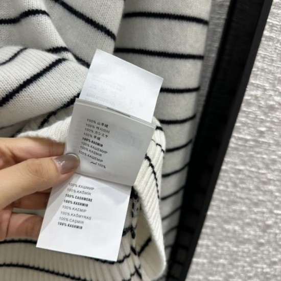 2023FW cashmere knit PRADA Prada should be worn this fall 2023FW cashmere knit PRADA Prada should be worn this fall
