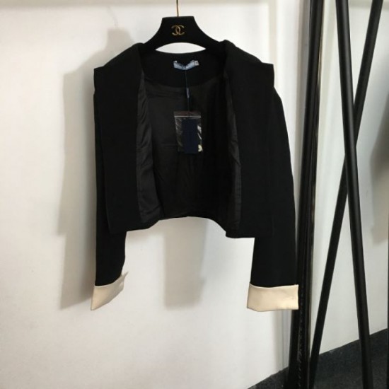 PRADA Enjoy fashionable fall and winter 2023FW coat PRADA Enjoy fashionable fall and winter 2023FW coat