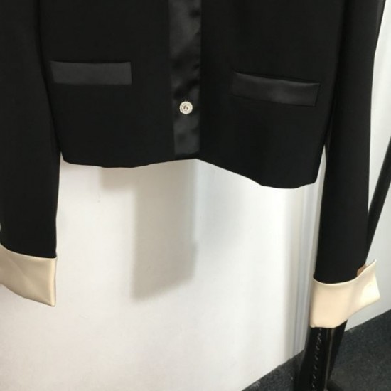 PRADA Enjoy fashionable fall and winter 2023FW coat PRADA Enjoy fashionable fall and winter 2023FW coat