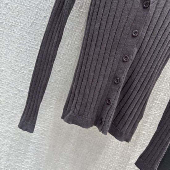 PRADA This winter's most popular brand 2023FW cardigan PRADA This winter's most popular brand 2023FW cardigan