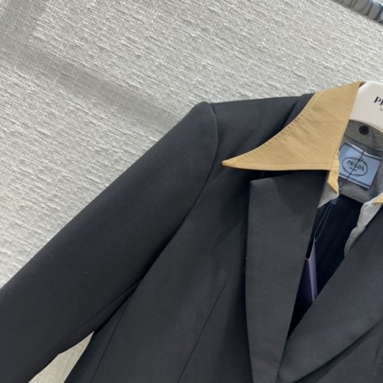 PRADA PRADA Celebrity-obsessed brand new 2023FW coat PRADA PRADA Celebrity-obsessed brand new 2023FW coat