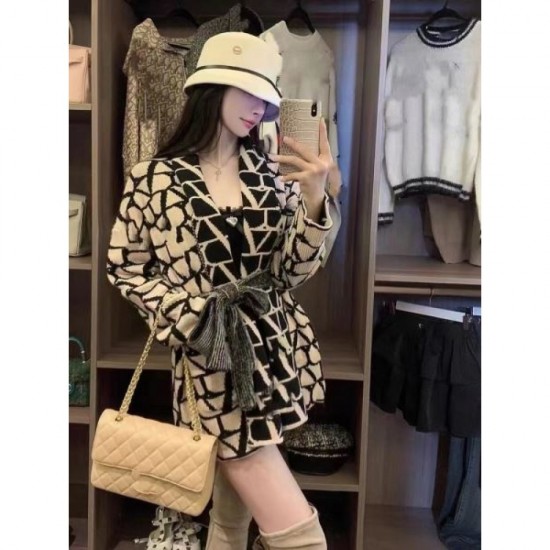 VALENTINO Cool Design 2023FW Knit Cardigan VALENTINO Cool Design 2023FW Knit Cardigan