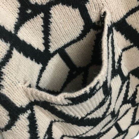 VALENTINO Cool Design 2023FW Knit Cardigan VALENTINO Cool Design 2023FW Knit Cardigan