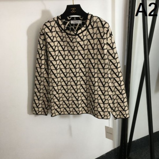 VALENTINO Too unique 2023FW pullover knit VALENTINO Too unique 2023FW pullover knit