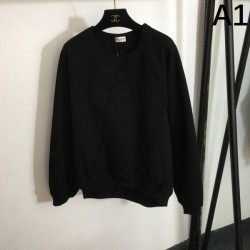 2023FW YSL Yves Saint Laurent pullover that is being used one after another