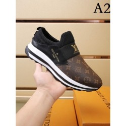 It is recommended to LOUIS VUITTON Louis Vuitton sneakers 2023AW gift
