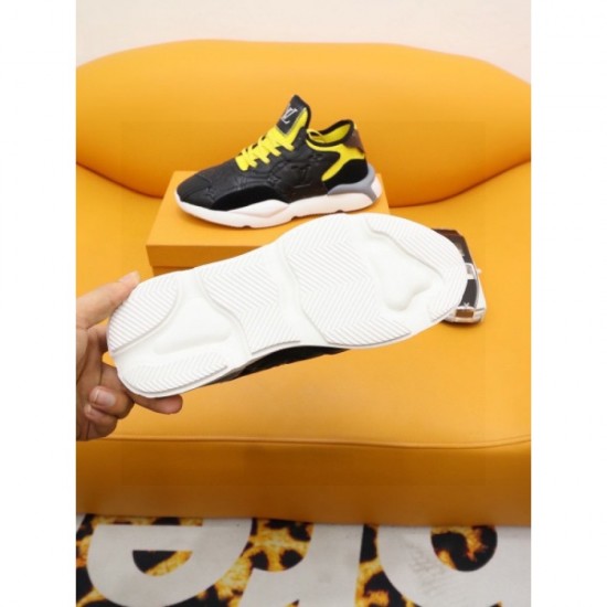 2023SS logo is wonderful LOUIS VUITTON Louis Vuitton sneakers 2023SS logo is wonderful LOUIS VUITTON Louis Vuitton sneakers