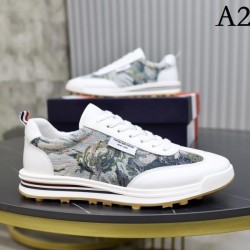 Summer Not Arrived in Japan Color 2023SS Sneakers THOM BROWNE Tom Brown