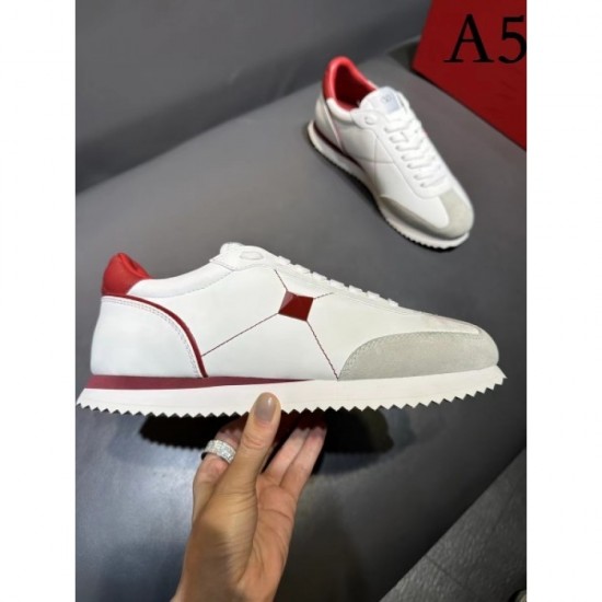 VALENTINO Valentino sneakers 2023AW explosive popularity this season VALENTINO Valentino sneakers 2023AW explosive popularity this season