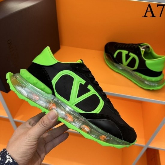 VALENTINO Valentino sneakers 2023AW popular colors in stock! VALENTINO Valentino sneakers 2023AW popular colors in stock!