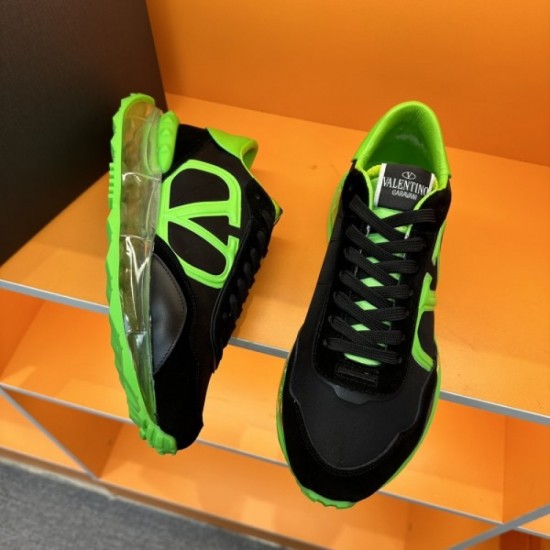 VALENTINO Valentino sneakers 2023AW popular colors in stock! VALENTINO Valentino sneakers 2023AW popular colors in stock!