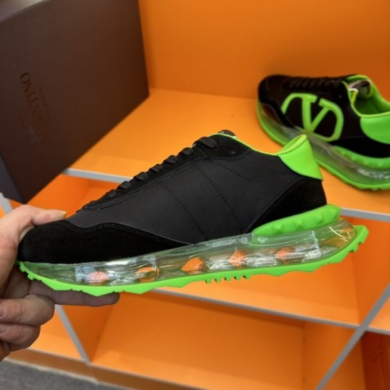 VALENTINO Valentino sneakers 2023AW popular colors in stock! VALENTINO Valentino sneakers 2023AW popular colors in stock!