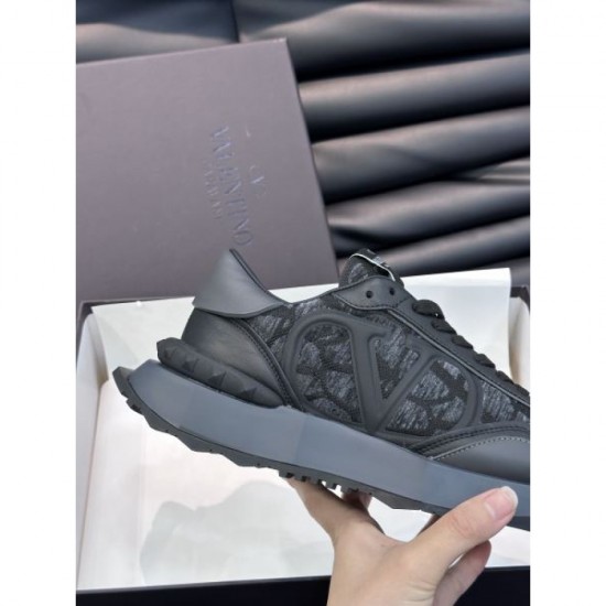 2023FW I want to buy more this year! VALENTINO sneakers 2023FW I want to buy more this year! VALENTINO sneakers