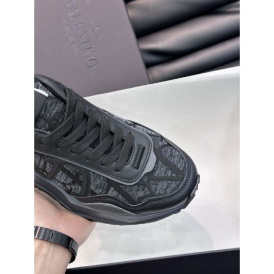 2023FW I want to buy more this year! VALENTINO sneakers 2023FW I want to buy more this year! VALENTINO sneakers